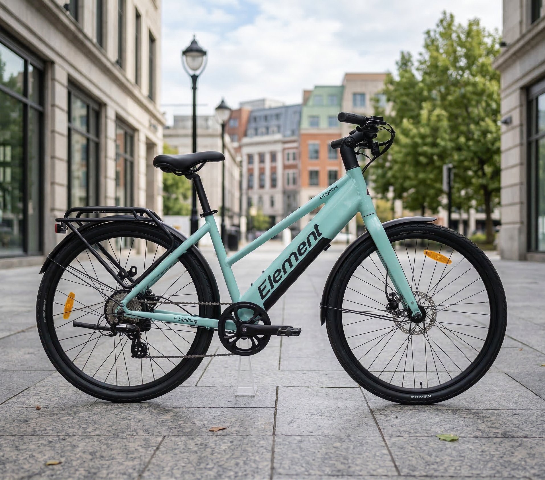 Element e-bike in city